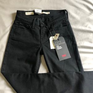 Black 710 Levi’s
